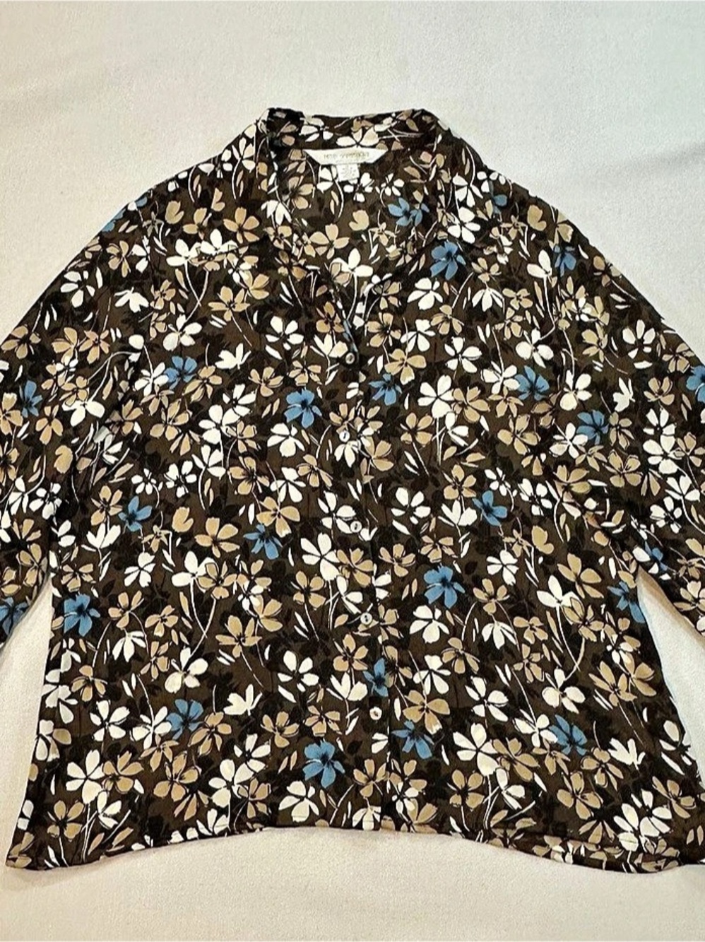 Petite Sophisticate Floral 100% Silk Button Down Size 14 Like New